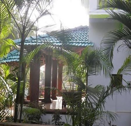 The Crib Hotel Morjim Εξωτερικό φωτογραφία