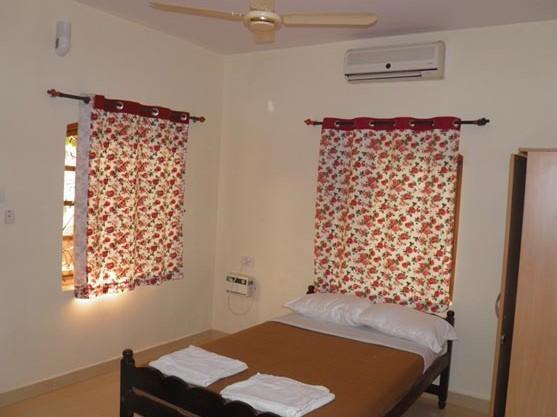 The Crib Hotel Morjim Εξωτερικό φωτογραφία